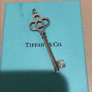 Silver crown key pendant necklace